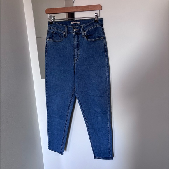 Levi's High Waisted Taper Jeans - Picture 3 of 12